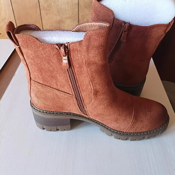 Pierre Dumas Women's Cognac Brown Faux Suede Ankle Boots Size 8 1/2 NIB - Picture 4 of 5